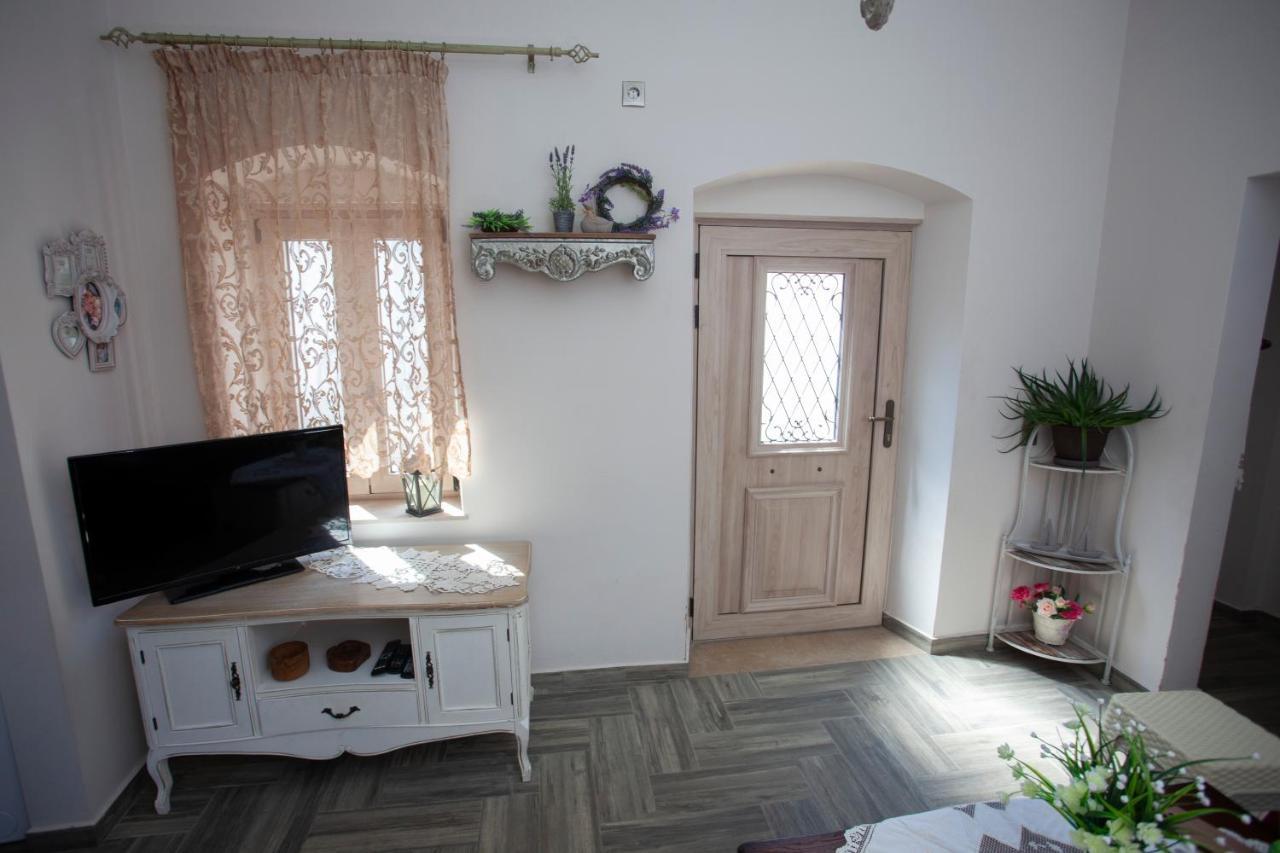 Апартаменты Vicky'S House Кефалос Экстерьер фото